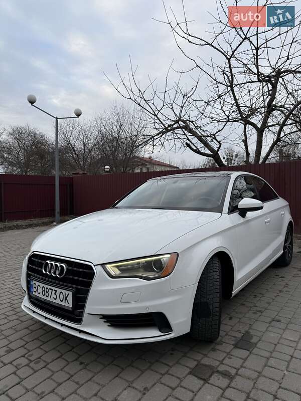 Седан Audi A3 2015 в Львове
