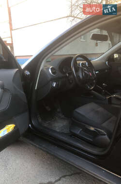 Хэтчбек Audi A3 2012 в 