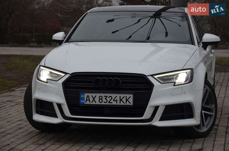 Седан Audi A3 2018 в Харькове