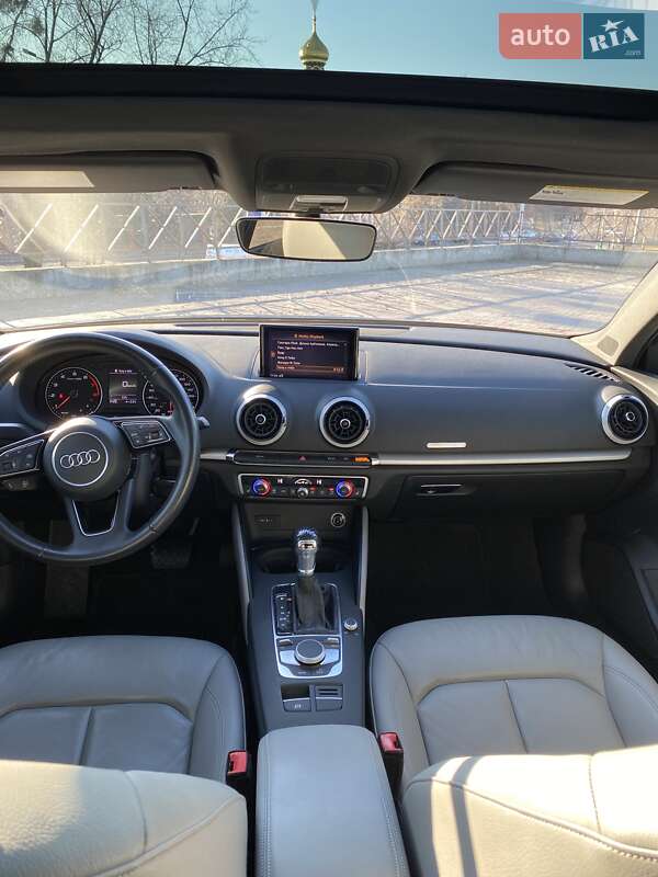 Седан Audi A3 2017 в Харькове