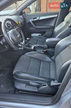 Хэтчбек Audi A3 2011 в 