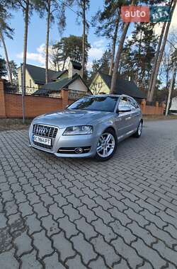 Хэтчбек Audi A3 2011 в 