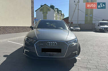 Хэтчбек Audi A3 2017 в 