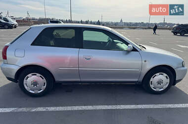 Хэтчбек Audi A3 1998 в 