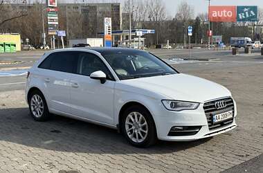 Хэтчбек Audi A3 2015 в 
