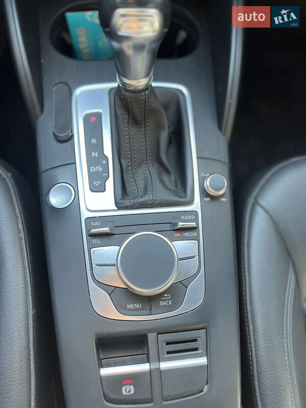 Хэтчбек Audi A3 2015 в Кривом Роге
