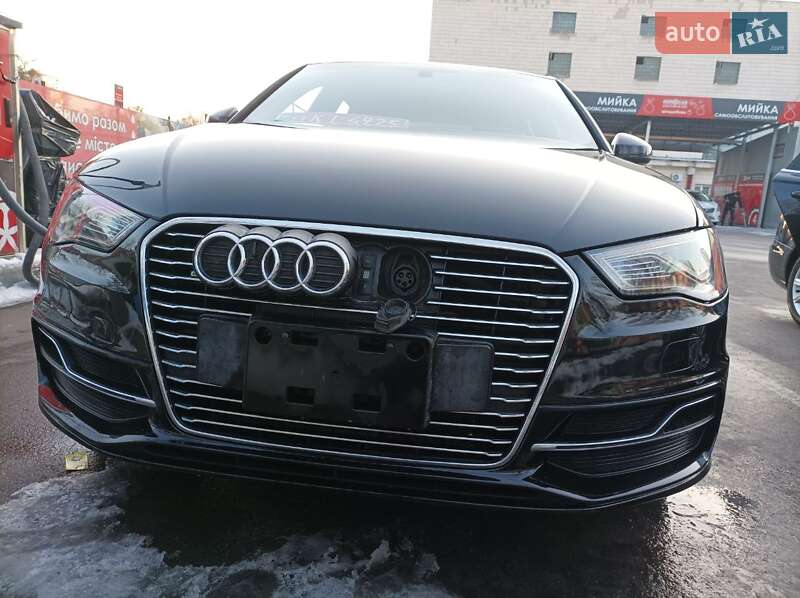Хэтчбек Audi A3 2016 в Киеве