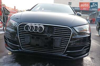Хэтчбек Audi A3 2016 в 