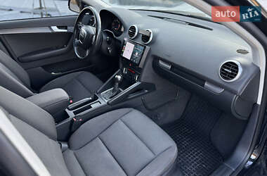 Хэтчбек Audi A3 2012 в 