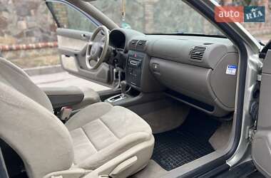 Хэтчбек Audi A3 2002 в 