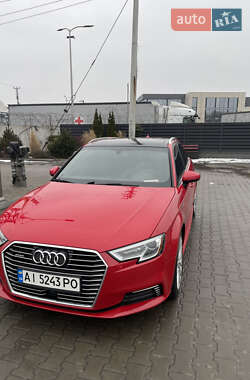 Хэтчбек Audi A3 2016 в 