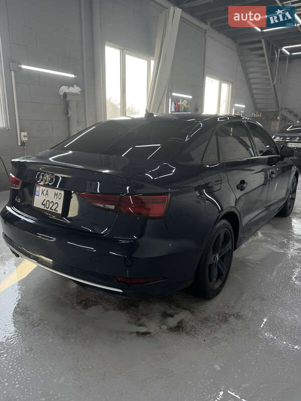 Седан Audi A3 2017 в Киеве
