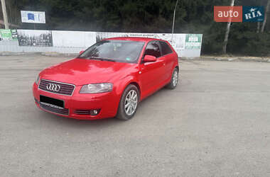 Хэтчбек Audi A3 2004 в 