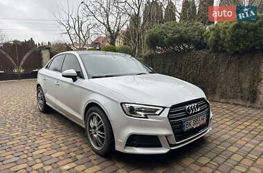 Седан Audi A3 2016 в 