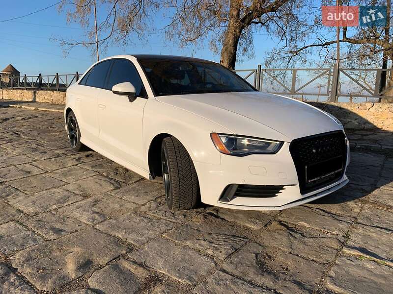 Седан Audi A3 2016 в 