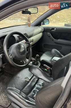 Хэтчбек Audi A3 1999 в 