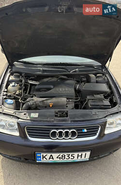 Хэтчбек Audi A3 1999 в 