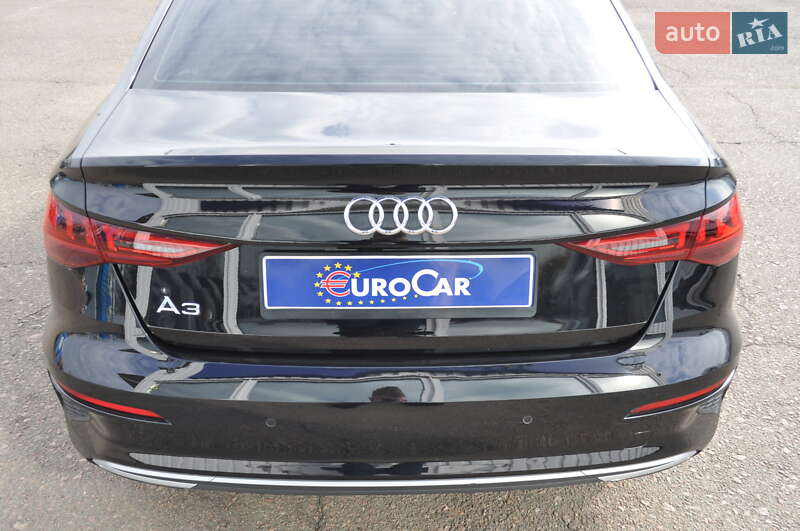 Седан Audi A3 2023 в Киеве