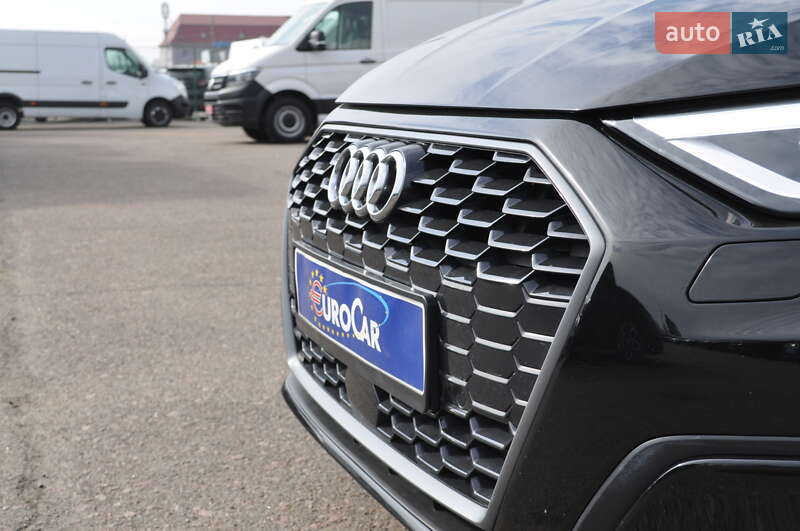 Седан Audi A3 2023 в Киеве
