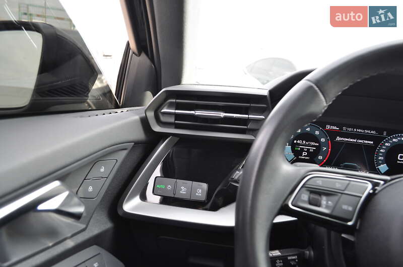 Седан Audi A3 2023 в Киеве