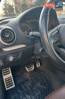 Хэтчбек Audi A3 2017 в 