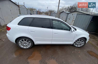 Хэтчбек Audi A3 2012 в 