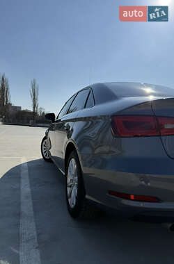 Седан Audi A3 2015 в 