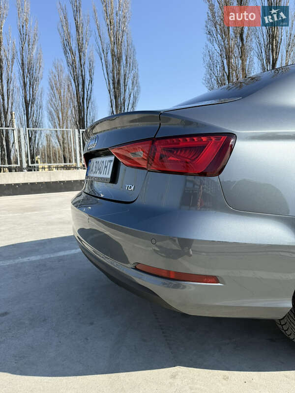 Седан Audi A3 2015 в Киеве