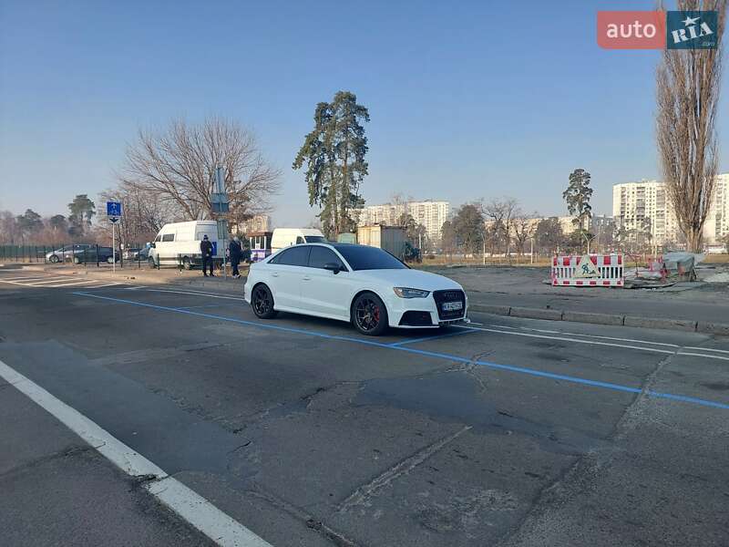 Седан Audi A3 2015 в Киеве