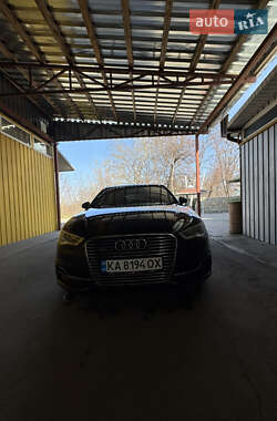 Хэтчбек Audi A3 2015 в 