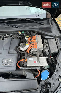 Хэтчбек Audi A3 2015 в 