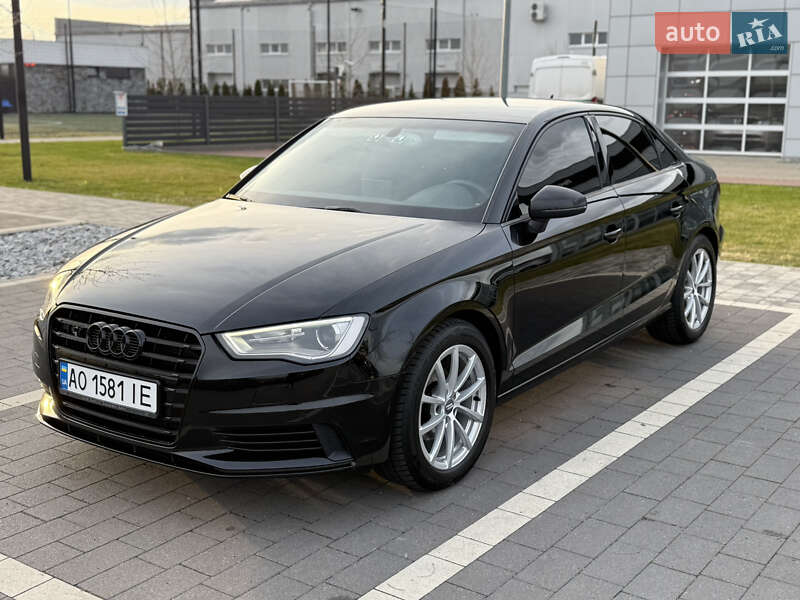 Седан Audi A3 2014 в Мукачево