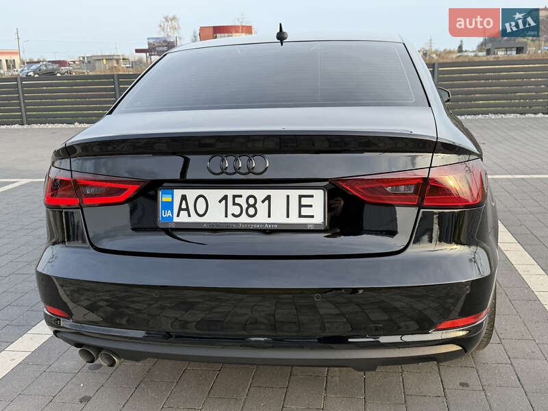 Седан Audi A3 2014 в Мукачево