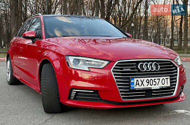 Хэтчбек Audi A3 2016 в 