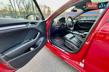 Хэтчбек Audi A3 2016 в 