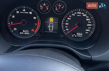 Хэтчбек Audi A3 2011 в 