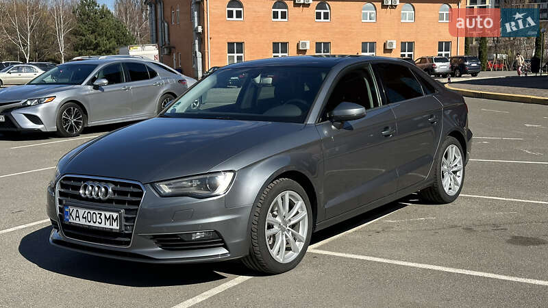 Седан Audi A3 2016 в Киеве