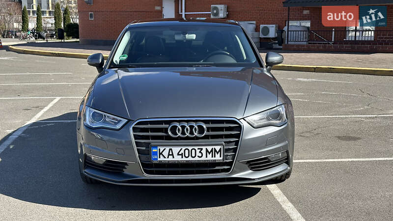 Седан Audi A3 2016 в Киеве