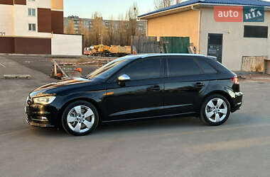 Хэтчбек Audi A3 2016 в 