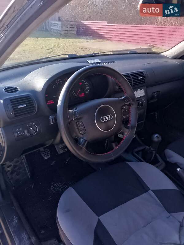 Хэтчбек Audi A3 2002 в Кременце