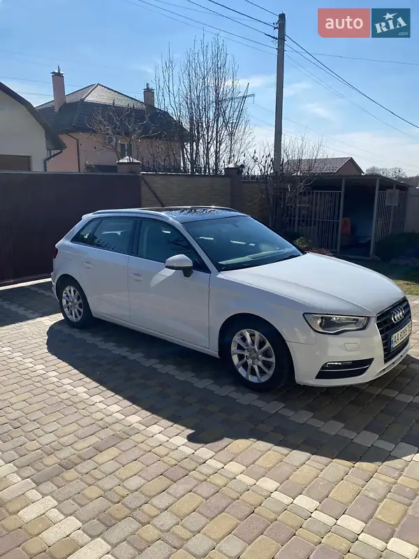 Хетчбек Audi A3 2016 в 