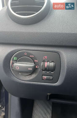 Хэтчбек Audi A3 2004 в 
