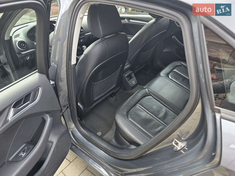 Седан Audi A3 2016 в Львове