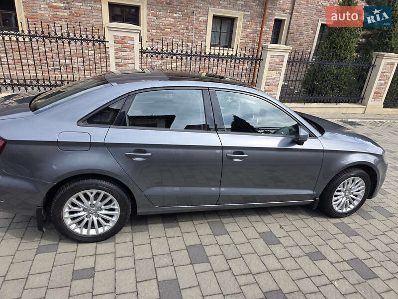 Седан Audi A3 2016 в Львове