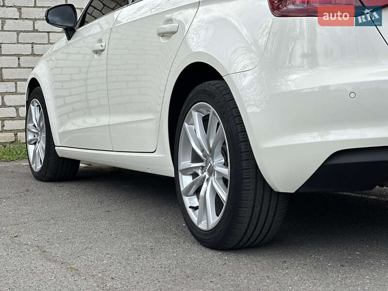 Хэтчбек Audi A3 2015 в Одессе