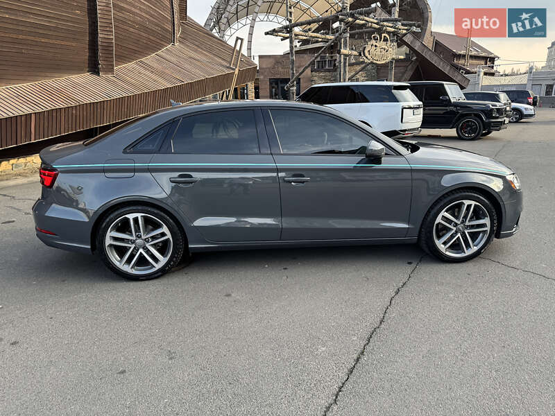 Седан Audi A3 2016 в Одессе