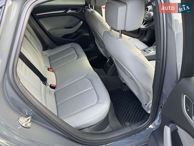 Седан Audi A3 2016 в Одессе