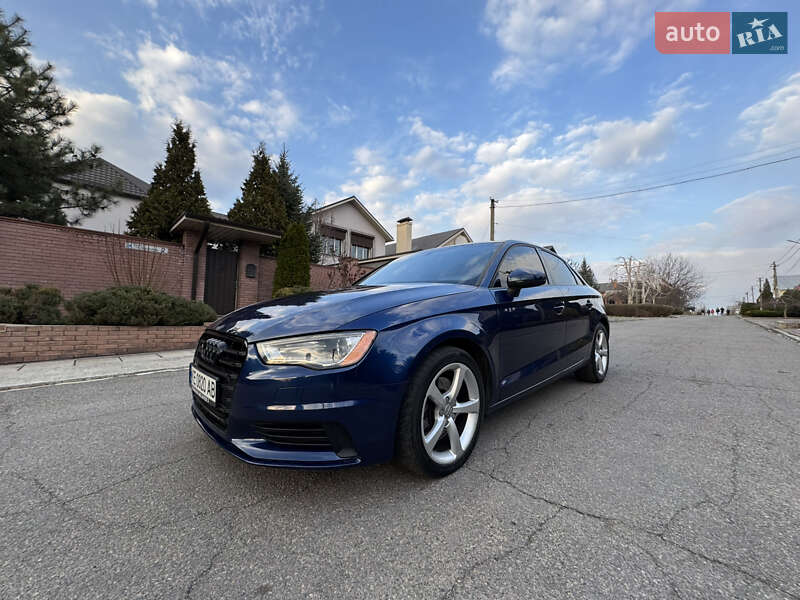 Седан Audi A3 2015 в Днепре