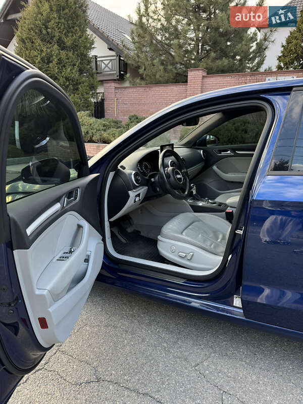 Седан Audi A3 2015 в Днепре