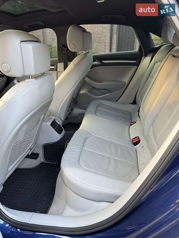 Седан Audi A3 2015 в Днепре